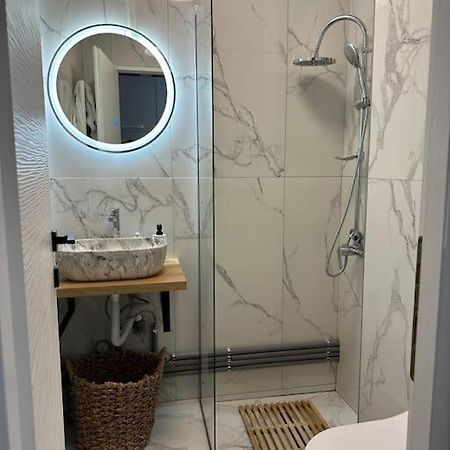 1 Room Apartment- Self Check In 24H Решіца Екстер'єр фото